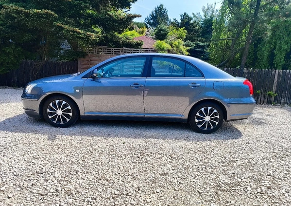 Toyota Avensis cena 12177 przebieg: 252650, rok produkcji 2004 z Radzyń Chełmiński małe 121